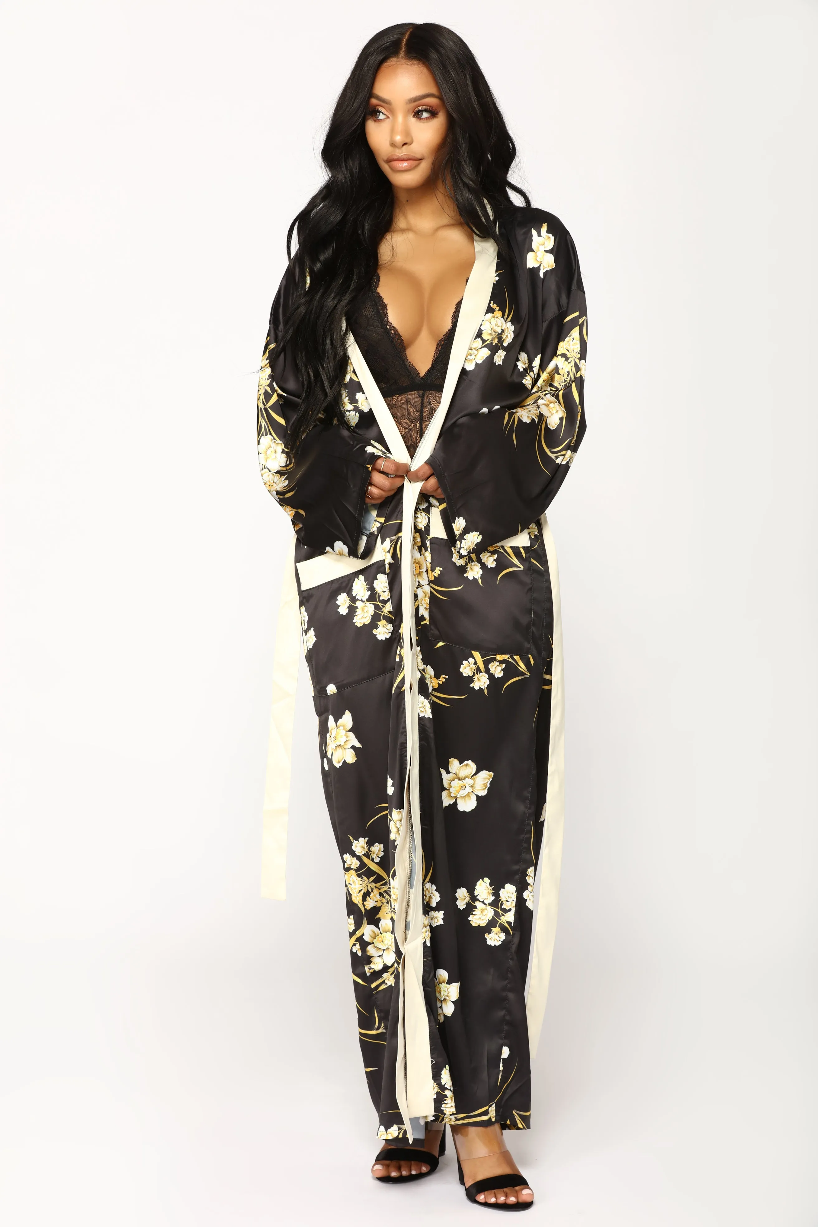 Beauty Marked Robe - Black