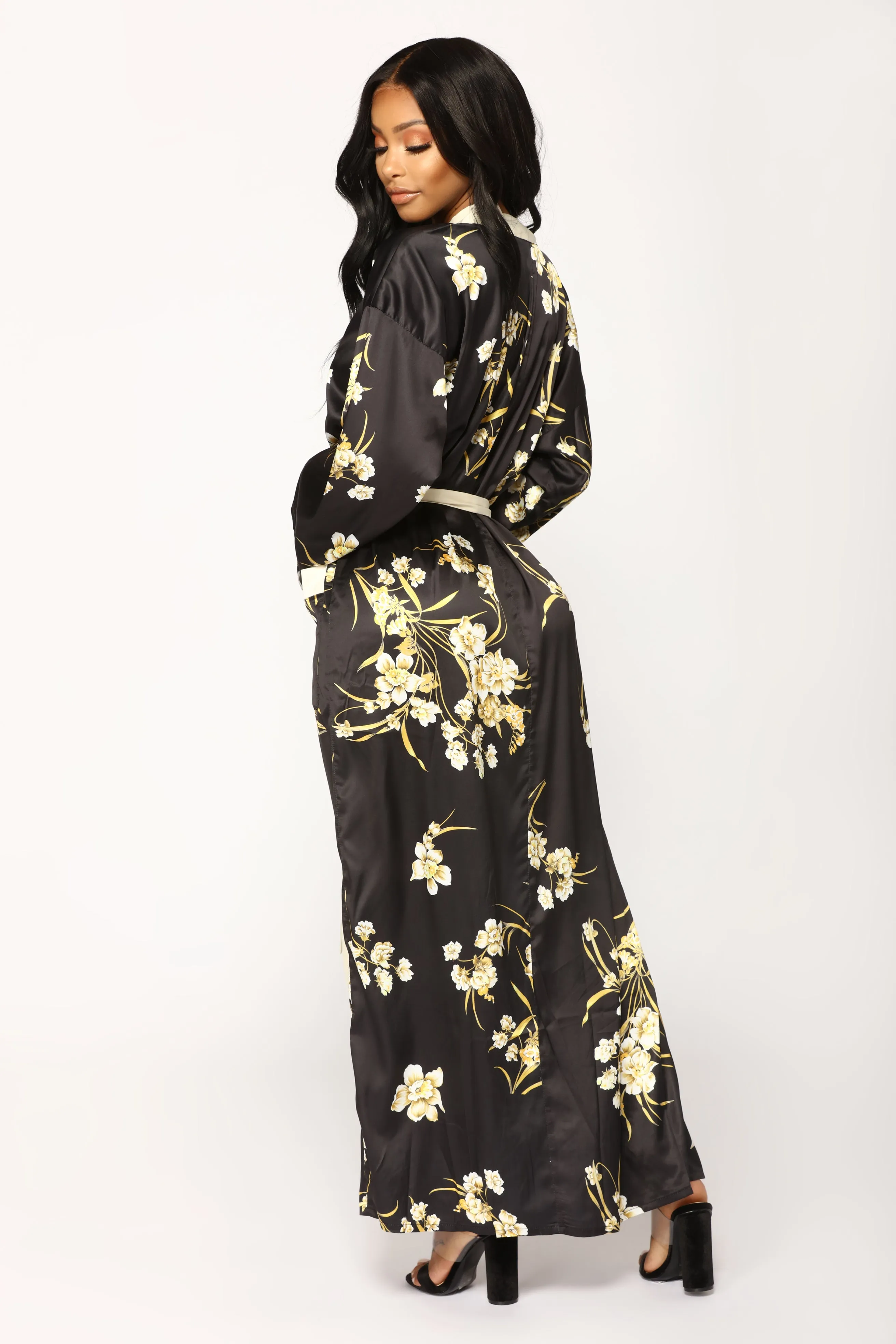 Beauty Marked Robe - Black