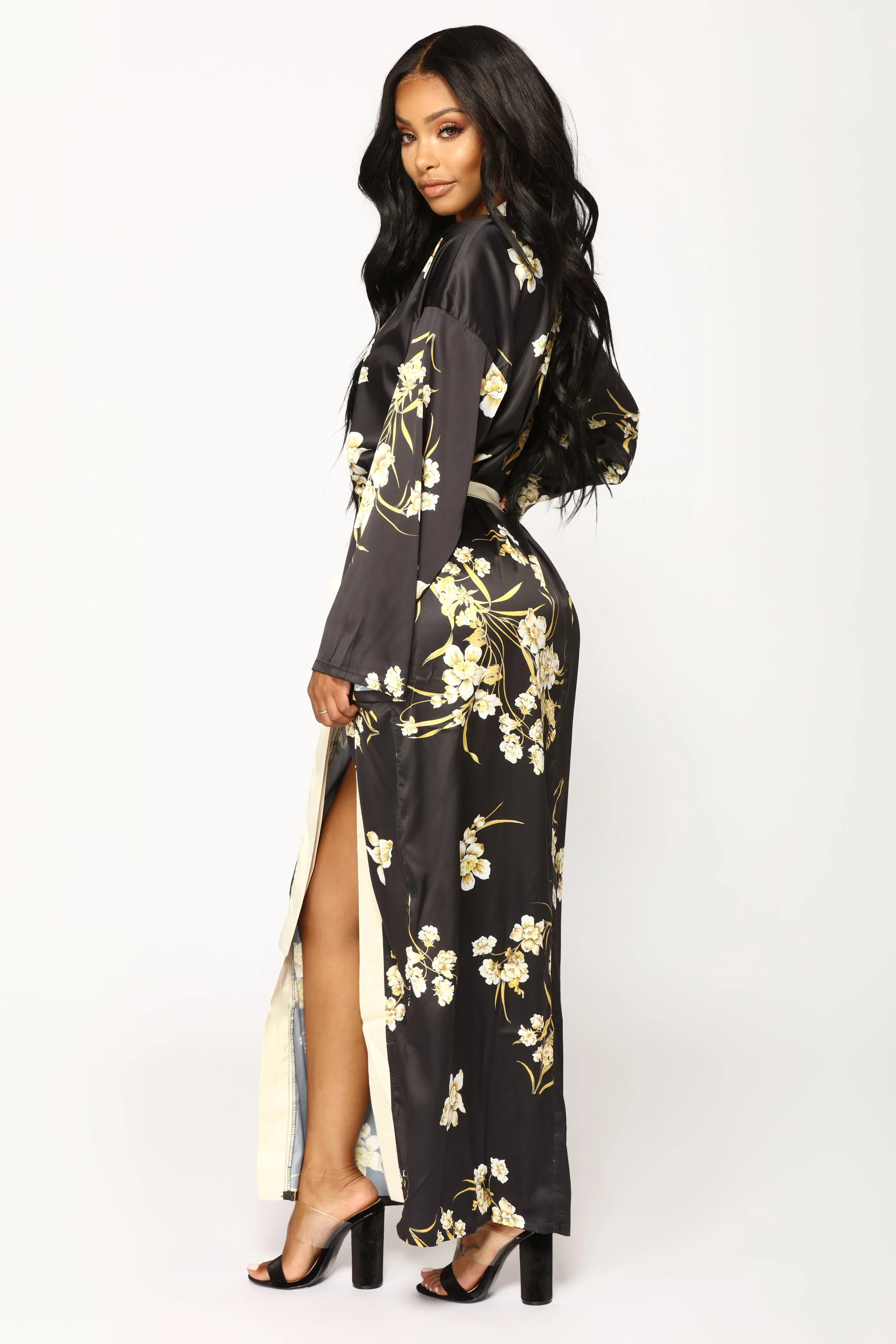Beauty Marked Robe - Black